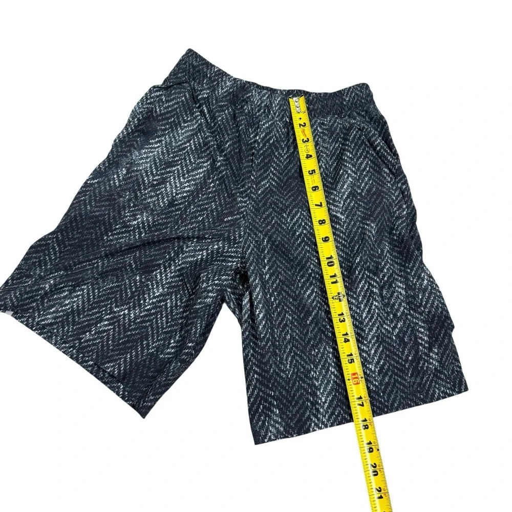 Lululemon Men's T.H.E. Shorts XS Chevron Reflective Black Gray Linerless Gym‎
